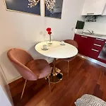 Lb - Cozy Center *