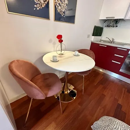 Lb - Cozy Center *