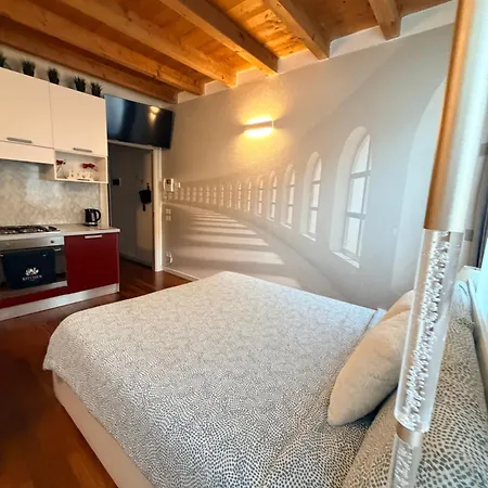 Lb - Cozy Center