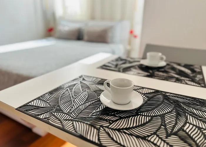 Lb - Cozy Center Apartment