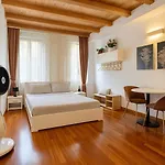 Lb - Cozy Center *